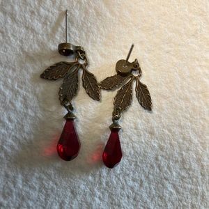 Vintage Garnet/ Dark Gold-tone Small Earrings